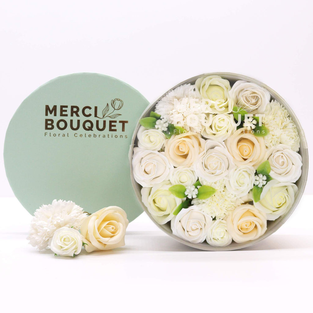 Round Wedding Blessings white and ivory soap flower gift box