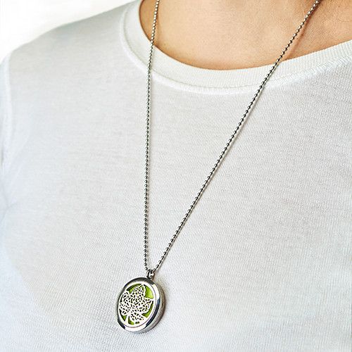 Leaf Aromatherapy Diffuser Necklace – 30mm
